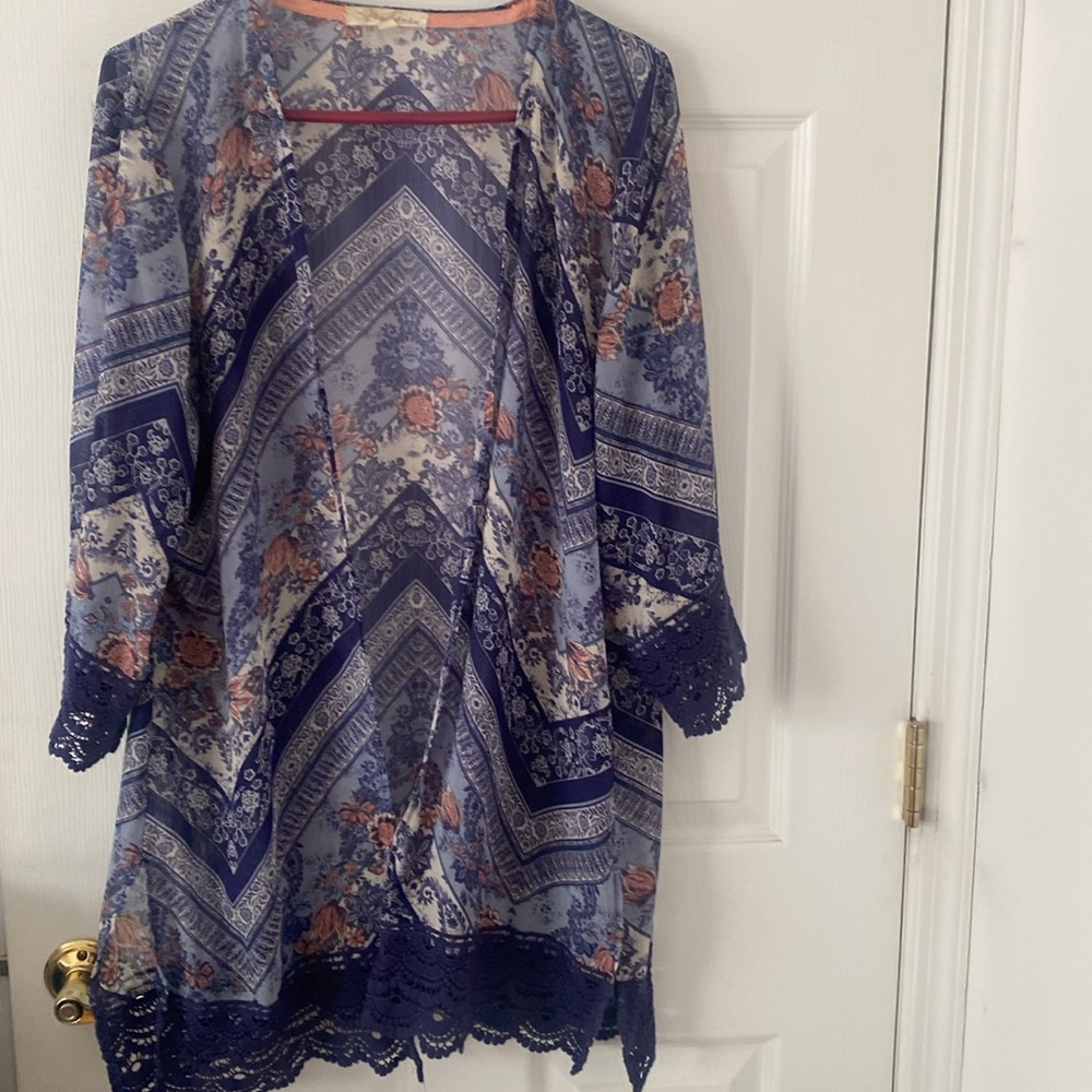 Floral blue open Kimono Cardigan-crochet lined bottom & 3/4 sleeves L ptp 23 in - Picture 4 of 10